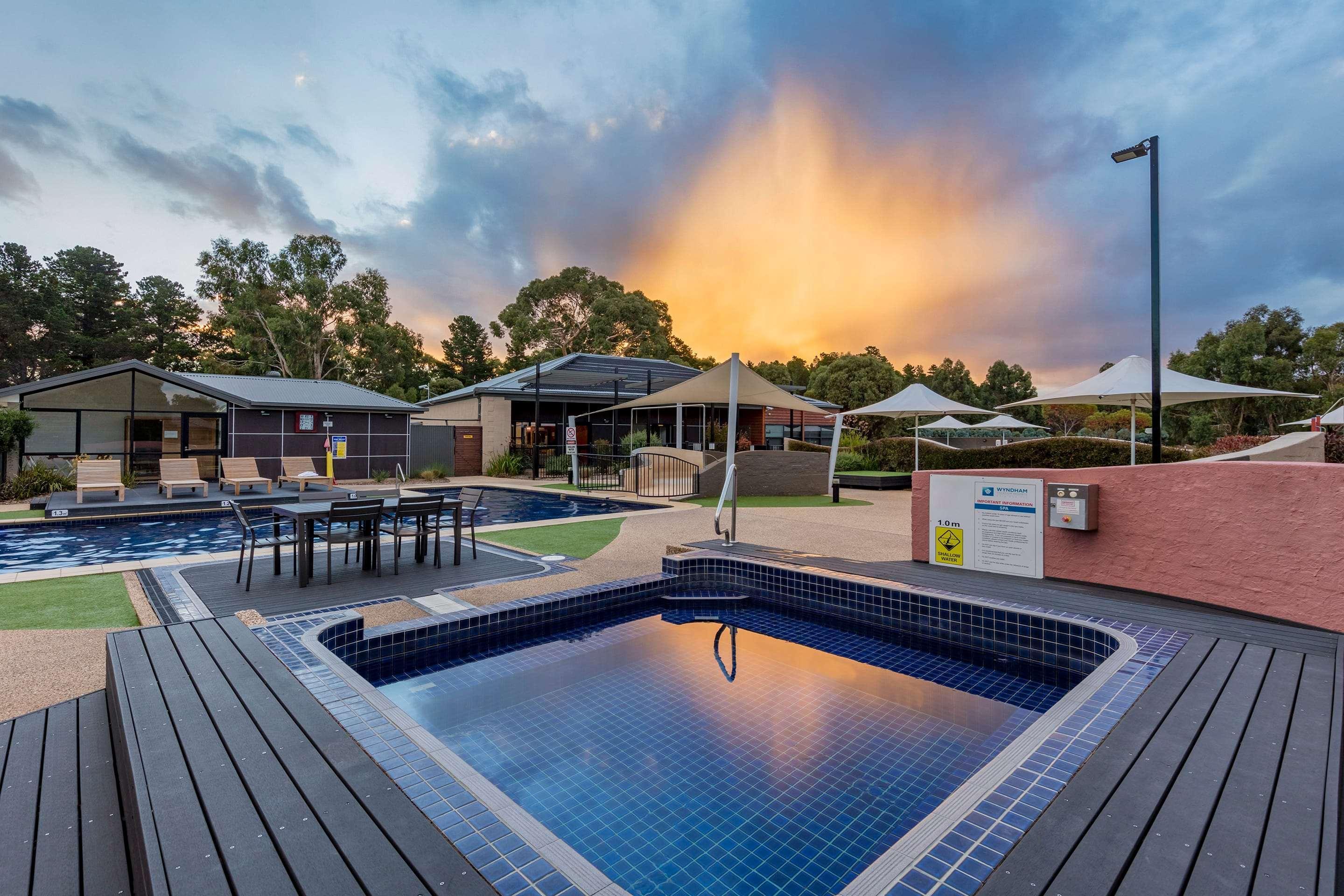 Resort Club Wyndham Seven Mile Beach, Trademark Collection By Wyndham Cambridge